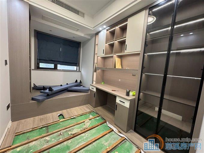 元亨雅园143平265万精装带车位