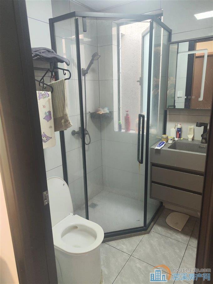 急卖 精装洋房88平102万 阳光书包房