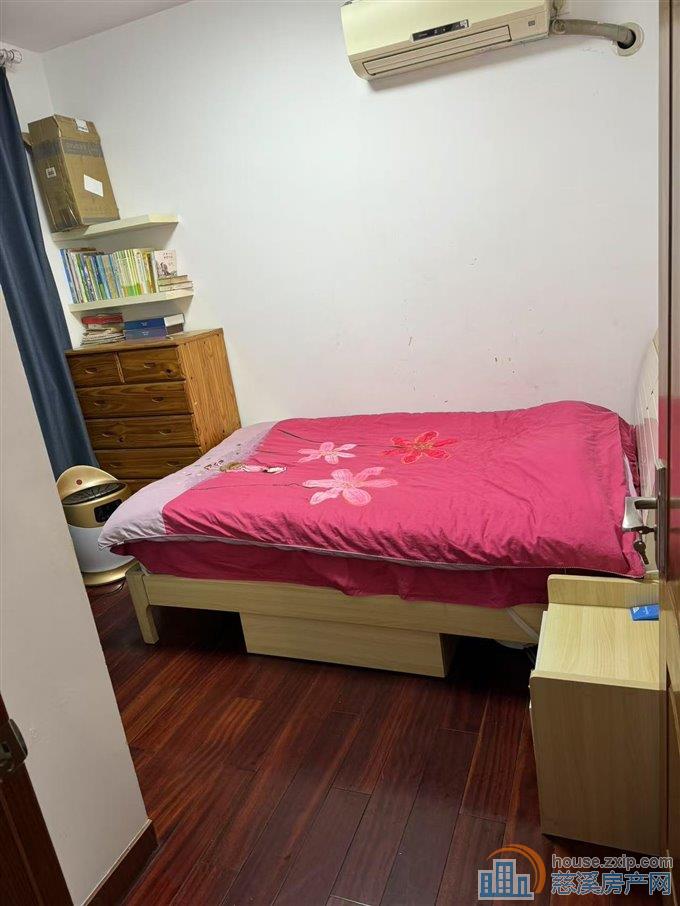 人和家园两室精装修2200直接房源钥匙在