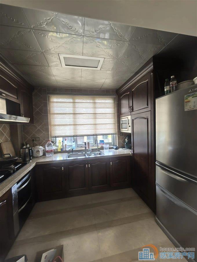 梵石花园160平138万精装送车位