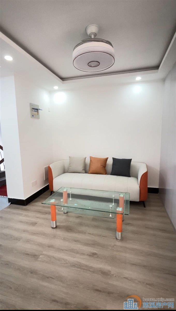 园丁新村全新装修拎包入住三室