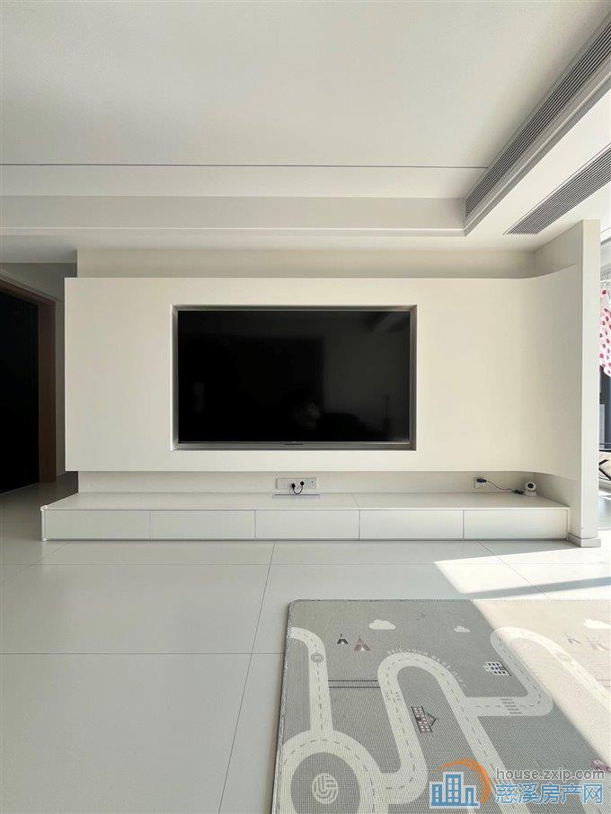 珑玥府143平，豪华装修中上楼层