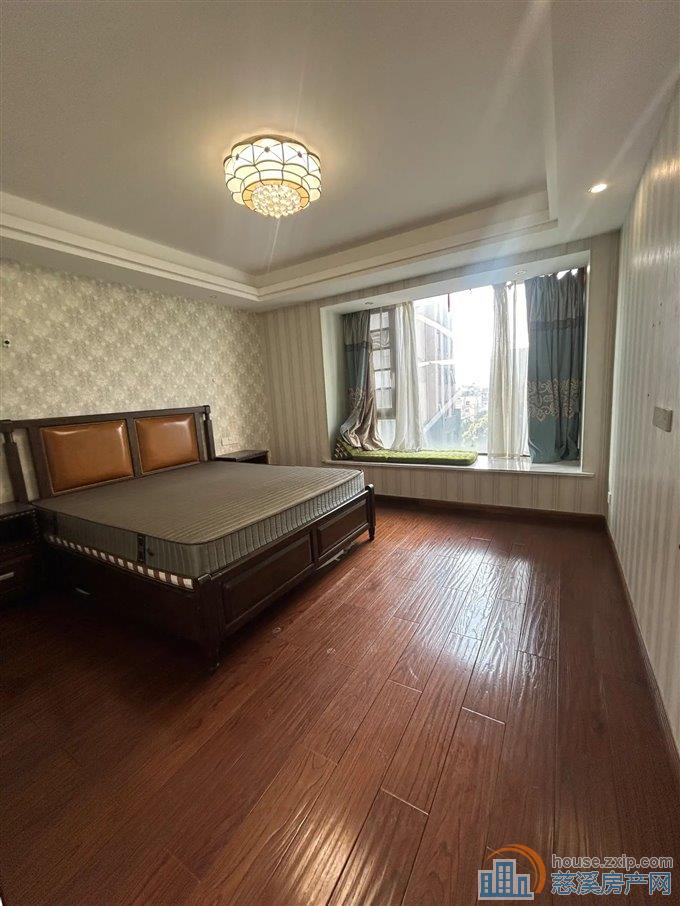 复地御溪雅苑188平188万精装修满两年