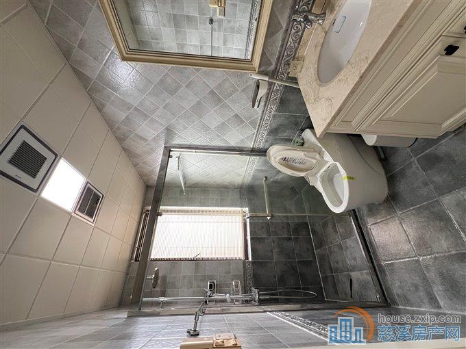 阳光城精装修带车位一口价209.8万直接