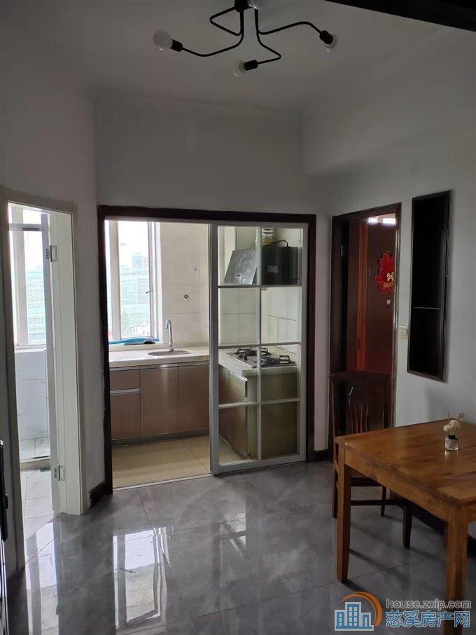 慈百苑公寓，一室  1500/月