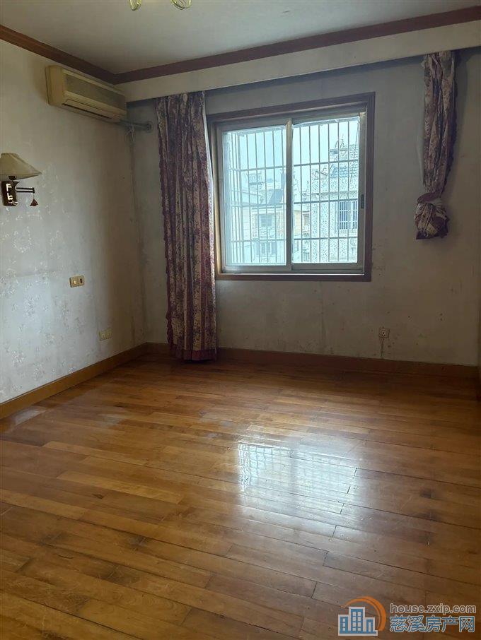 吉祥新村 精装150平方105万带车库