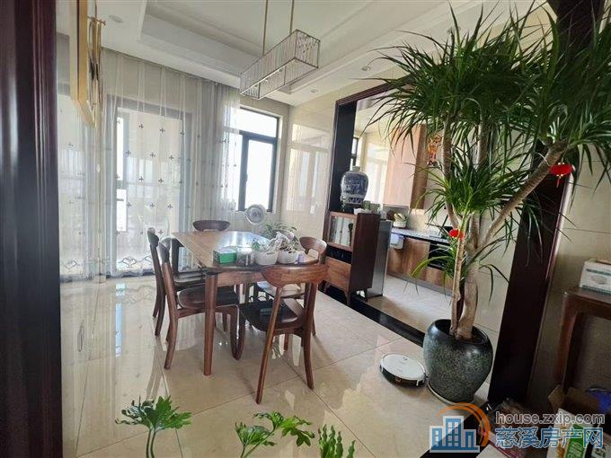 阳光城143平售185万精装四房两厅两卫