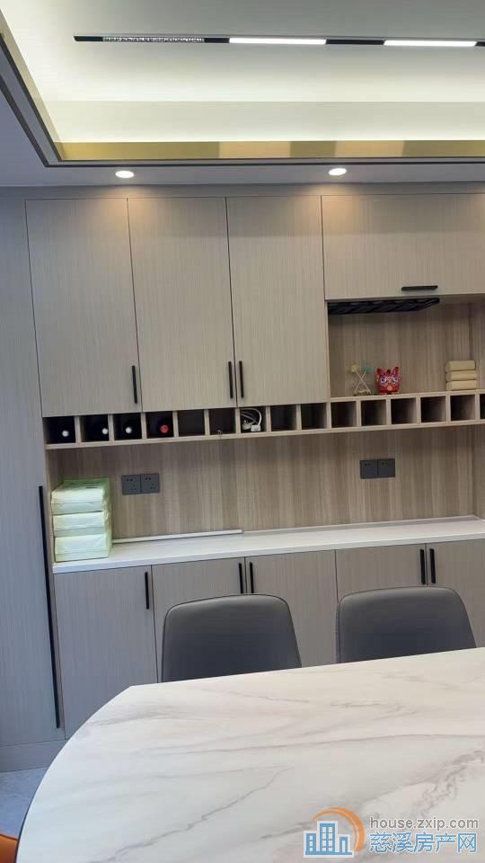 祥生望月府140平精装三室二厅二卫