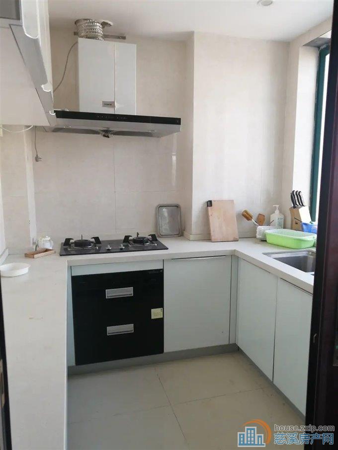 出租金旦花园四室两天4000每月