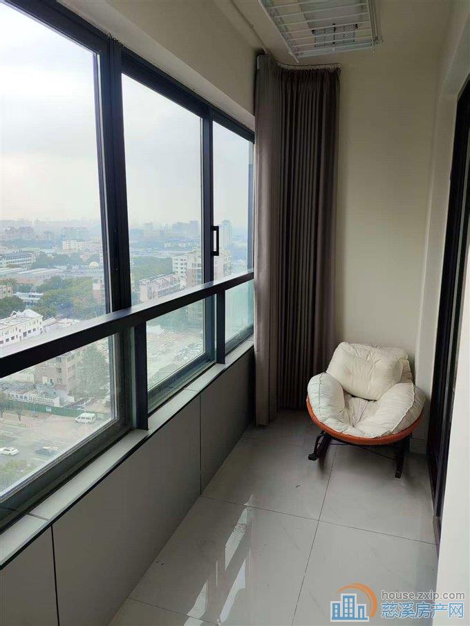 近新河坊  红星檀府高楼层  朝南一室