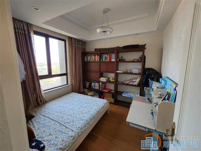 华润凯旋门142平235万满五唯一