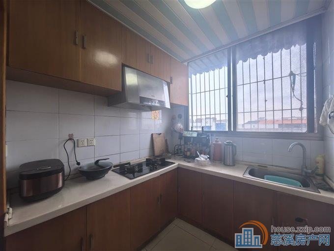 【茜苑新村】西苑新村6楼精装修70.45平+架空层10平,115万,XQ未占