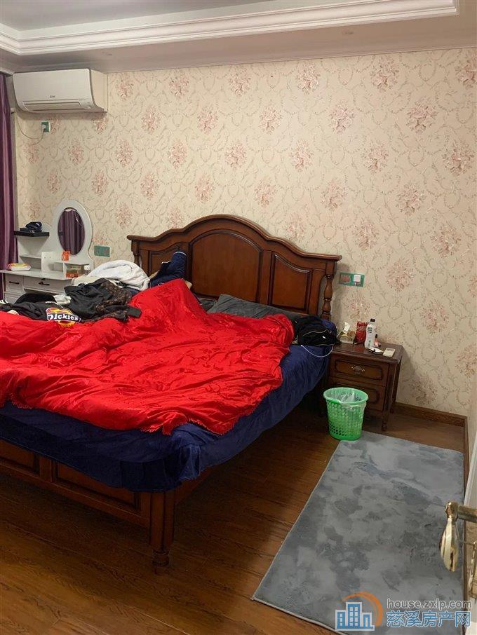 和润公寓 精装 楼层好 有车库另算