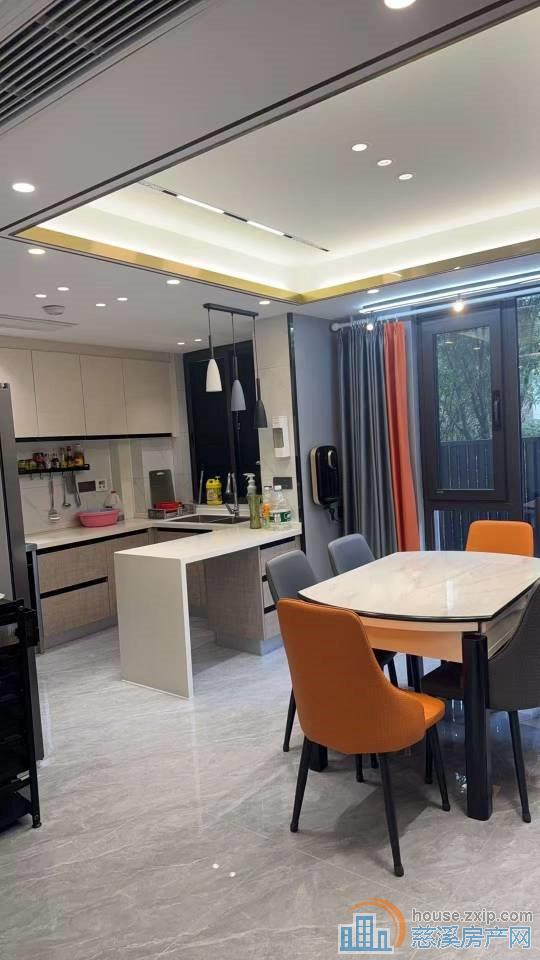 祥生望月府140平精装三室二厅二卫