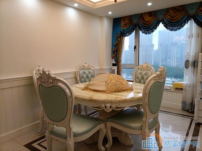 金仕华庭 三室 精装 好楼层189万