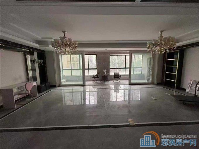 保利天悦湾228平方精装188万