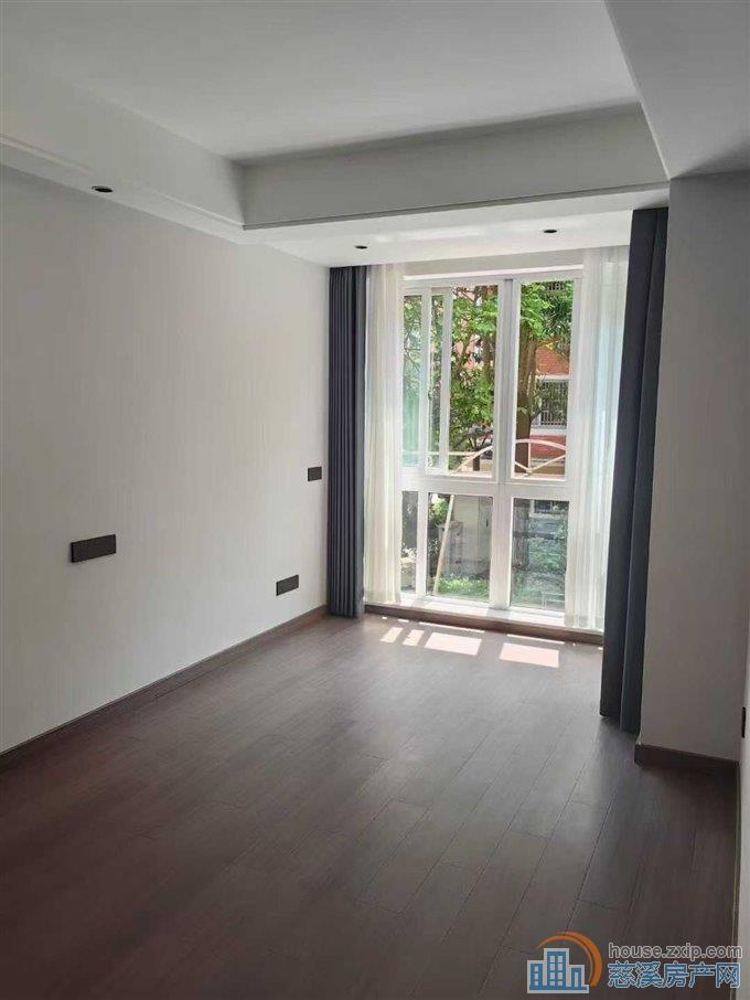 景和家园1楼64.69平+储藏间全新精装