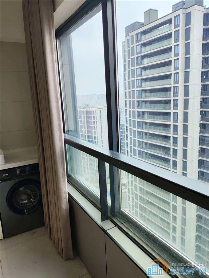 近新河坊  红星檀府高楼层  朝南一室