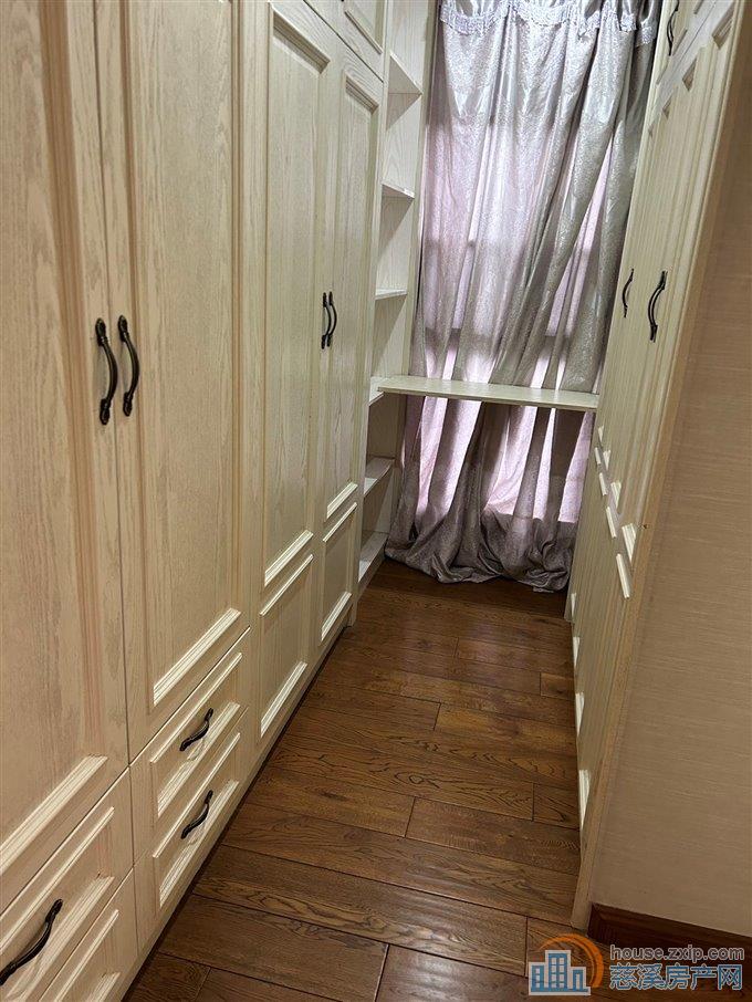 阳光城一期小高层143平精装修198