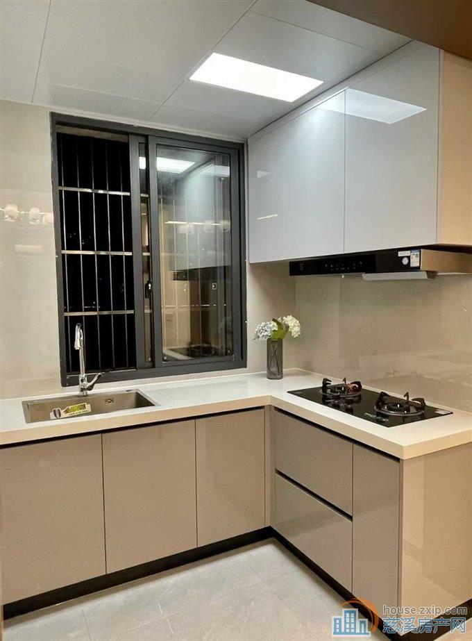 金山新村2楼豪华精装拎包入住直接钥匙在