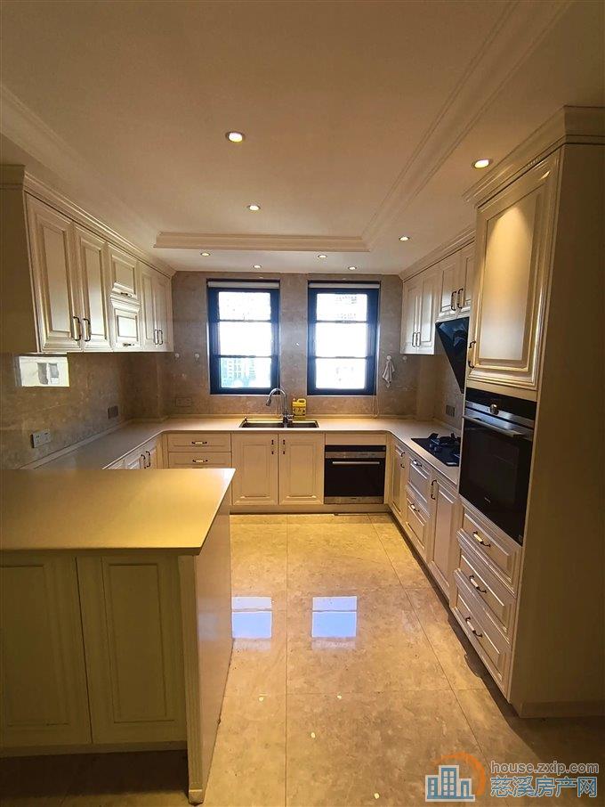 太子湾 豪华装修  带产权车位