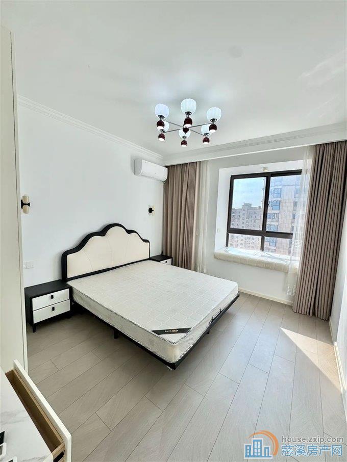 观湖佳苑93平130万精装修景观房