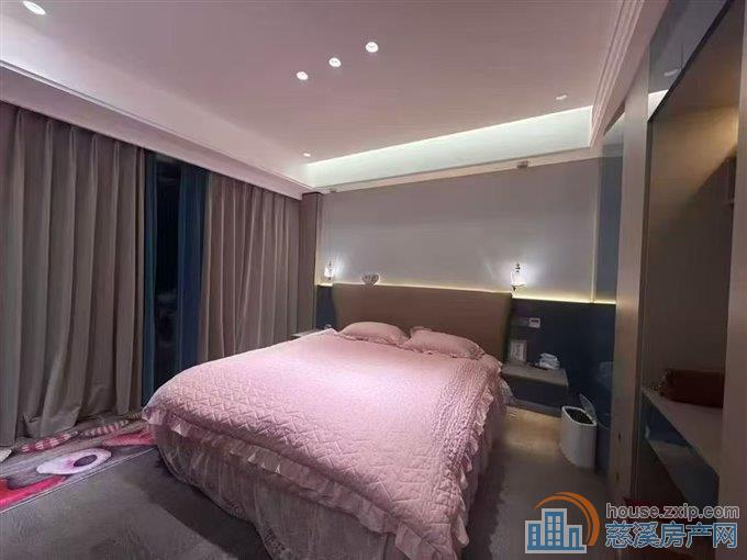 急卖出售鸣北小区面积152平豪装178万