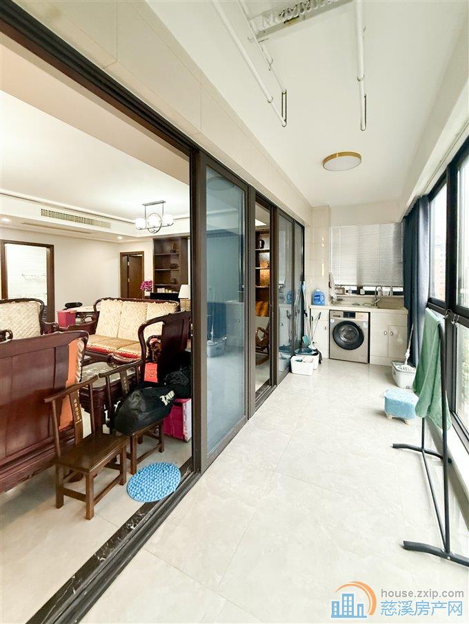 俯院江南南区143平275万送车位