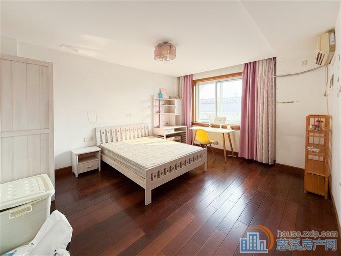 华泰苑 精装复式258平152万 实验