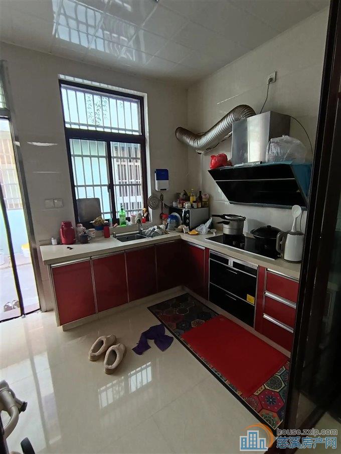 大新路私房 带露台 精装 三小上林XQ