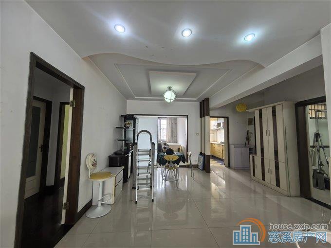 名都公寓 精装139平方92万带车库