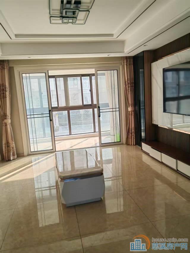 江南大院洋房143平，四房两厅两卫精装