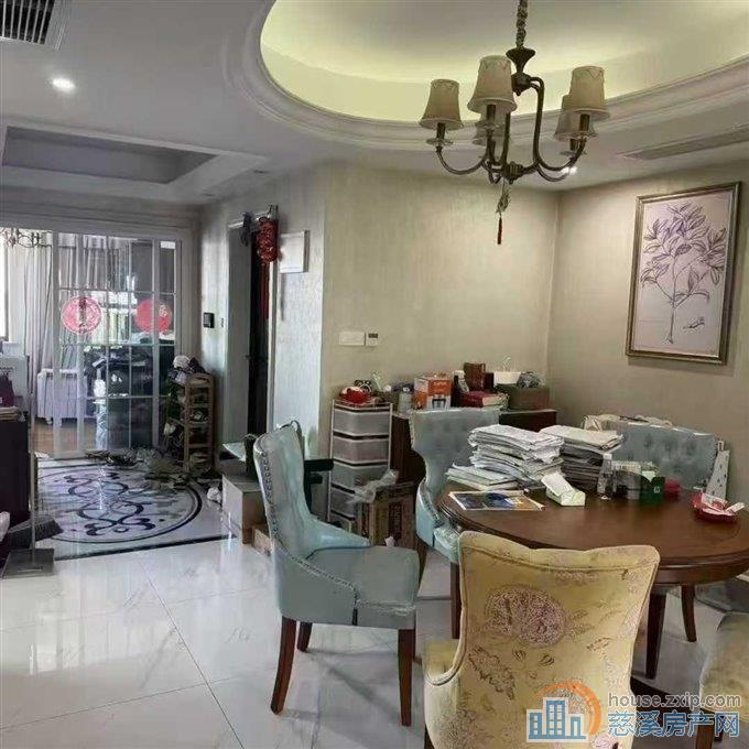 白金湾小区电梯精装修125.8万直接房源