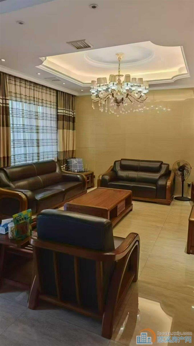 白彭兴隆苑三通三精装修直接房源带车库