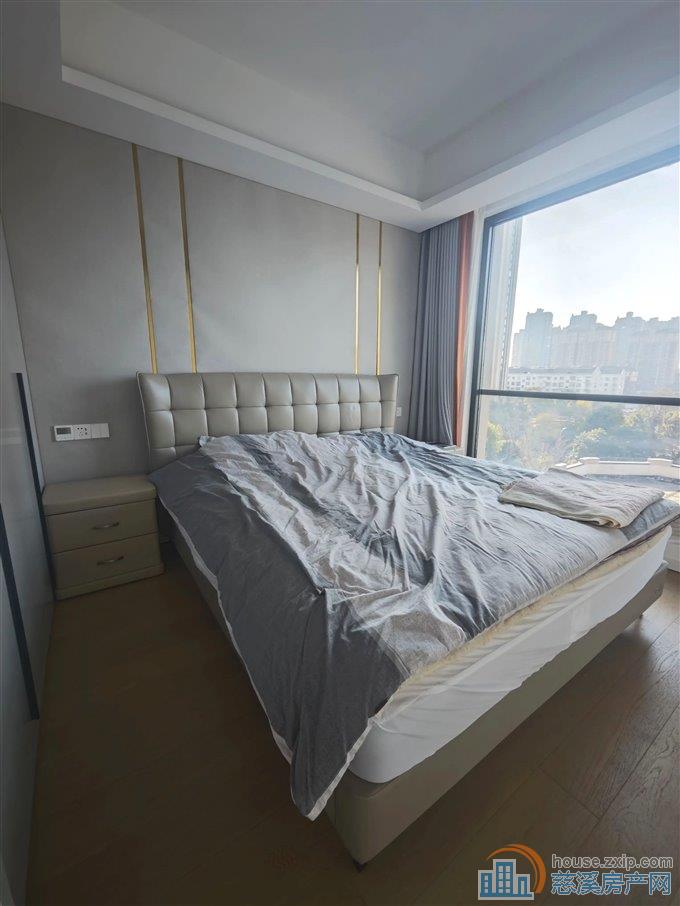 急卖 江滨之城 精装84平带车位拎包入住