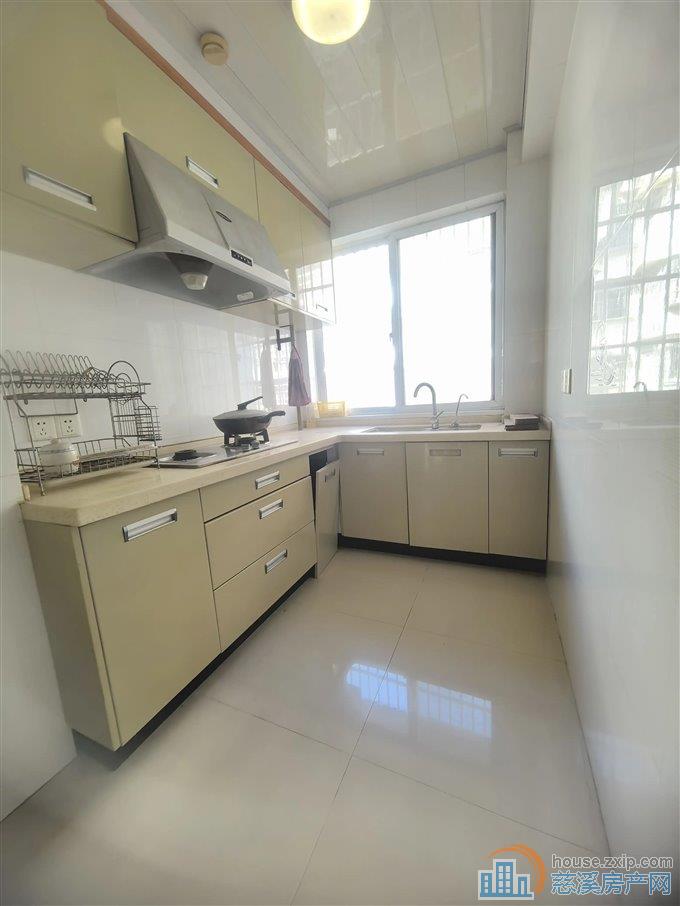 吉祥新村四区121平102万送车库