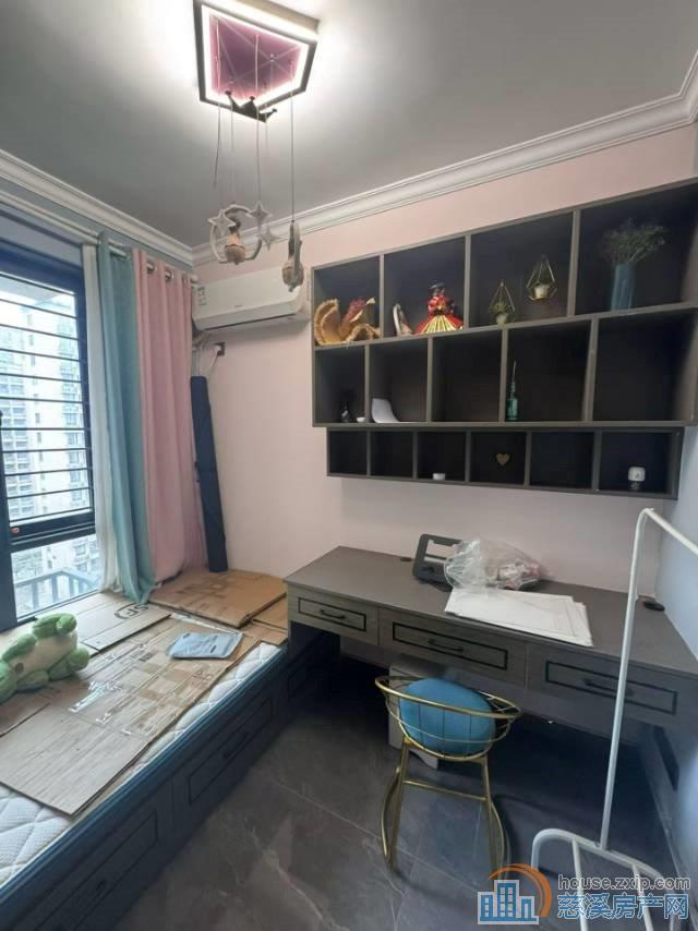 急新潮塘南北通全屋定制有地暖满2年