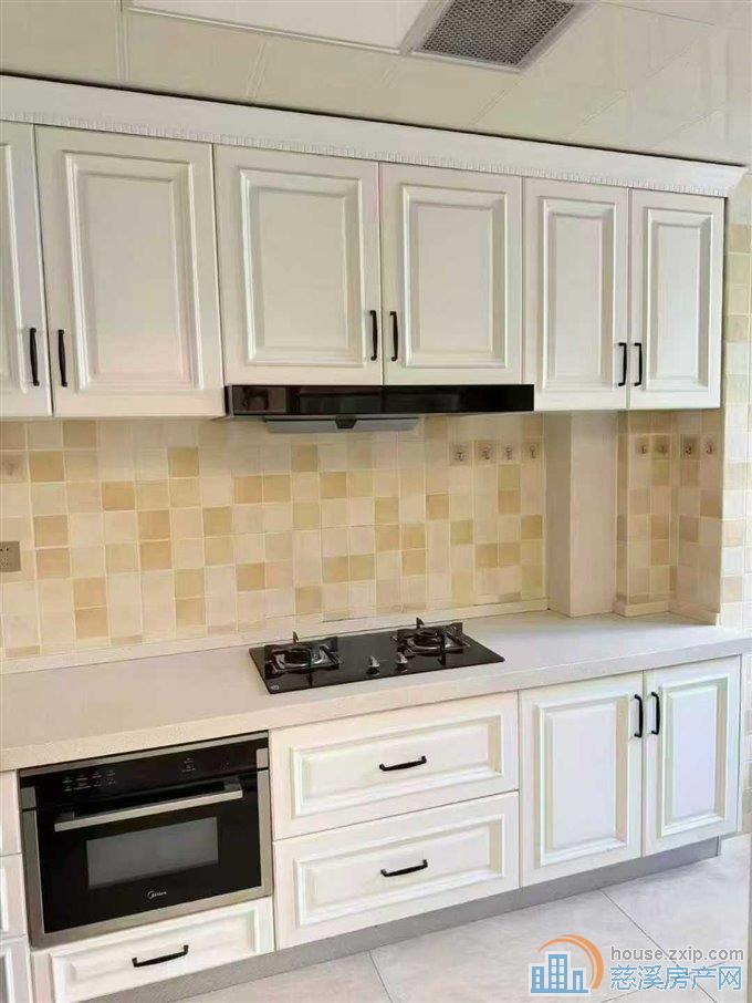 嘉景苑161平方精装车位储200万