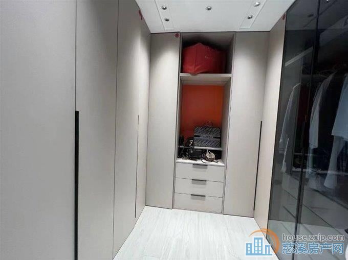 双喜紫园143平楼层佳精装168万满2年