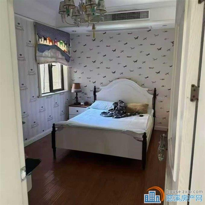 白金湾小区电梯精装修125.8万直接房源