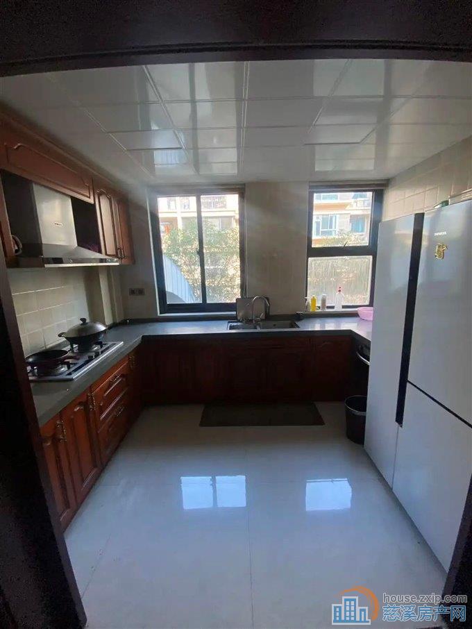 金色港湾 精装128平方洋房带车位