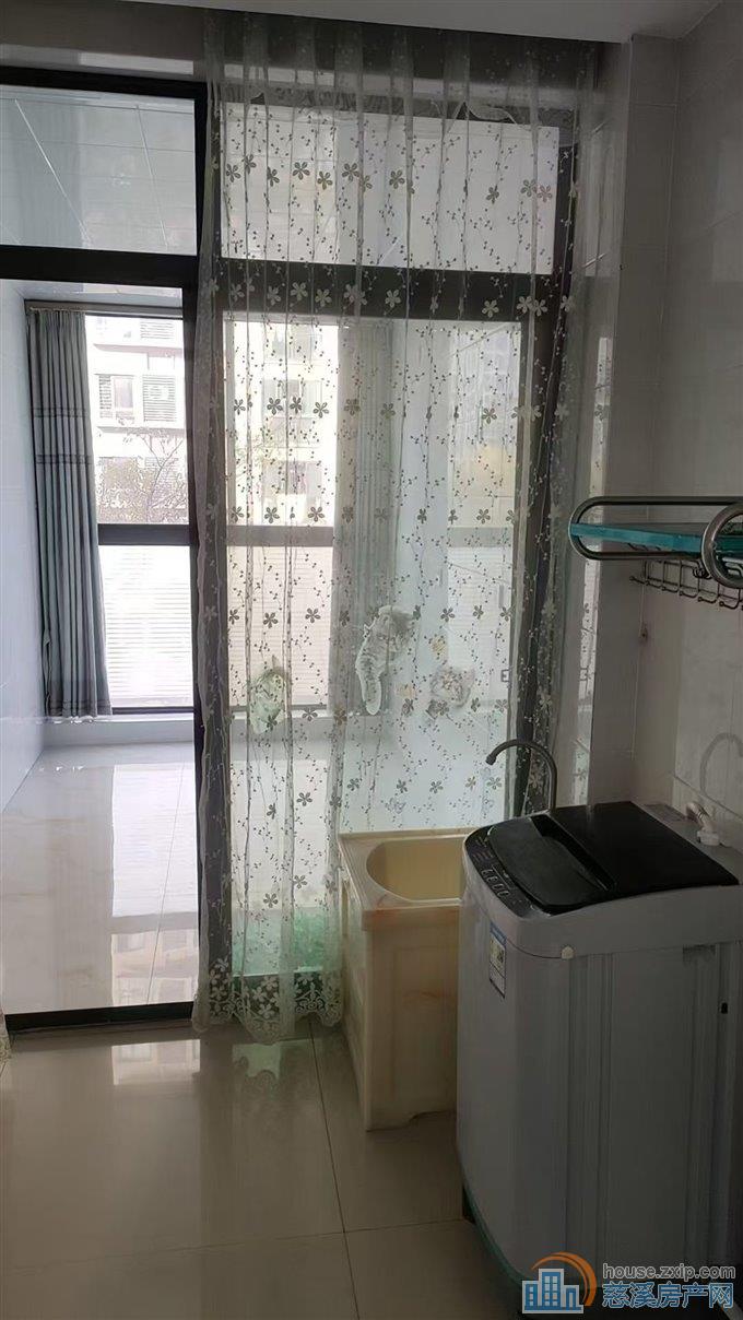 梅林苑电梯房三室精装2900直接钥匙在