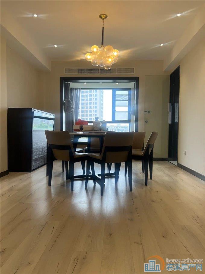 复地一期 精装184平方全屋地暖 带车位