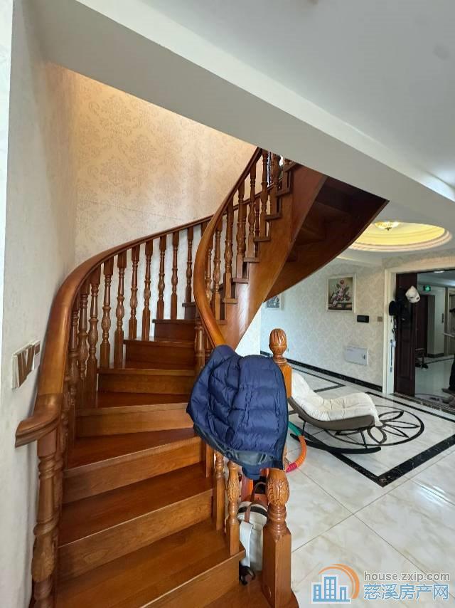 祥生祥园顶复241平豪装带机械车位