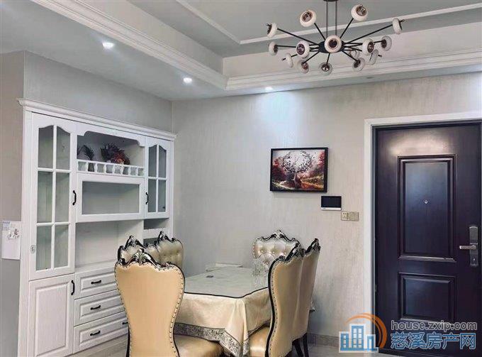 阳光城二期96平三室自住精装3000元