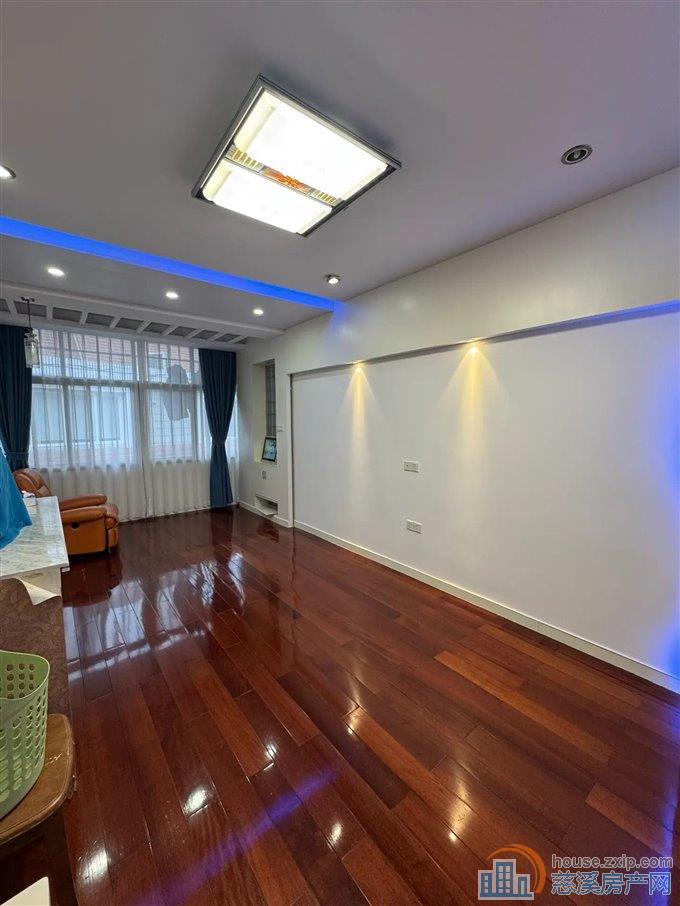 阳明山庄联排别墅268万拎包入住