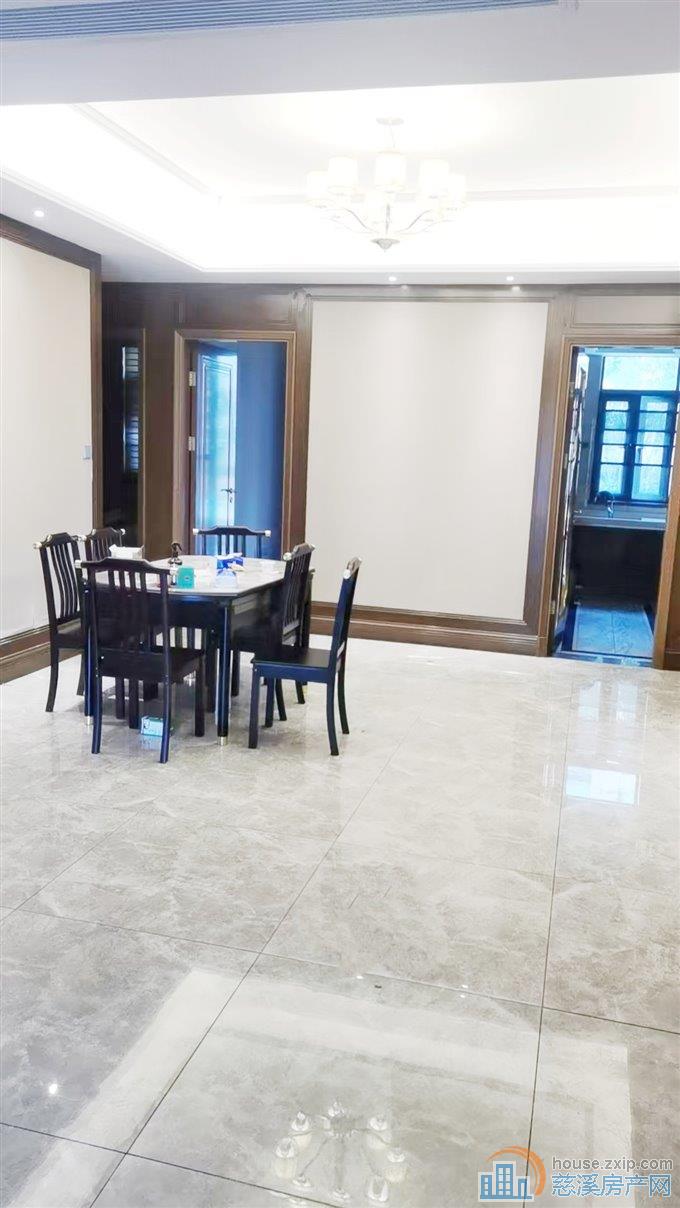 恒大河悦府洋房带花园三室两卫直接钥匙在