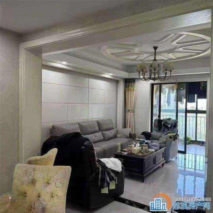 白金湾小区电梯精装修125.8万直接房源