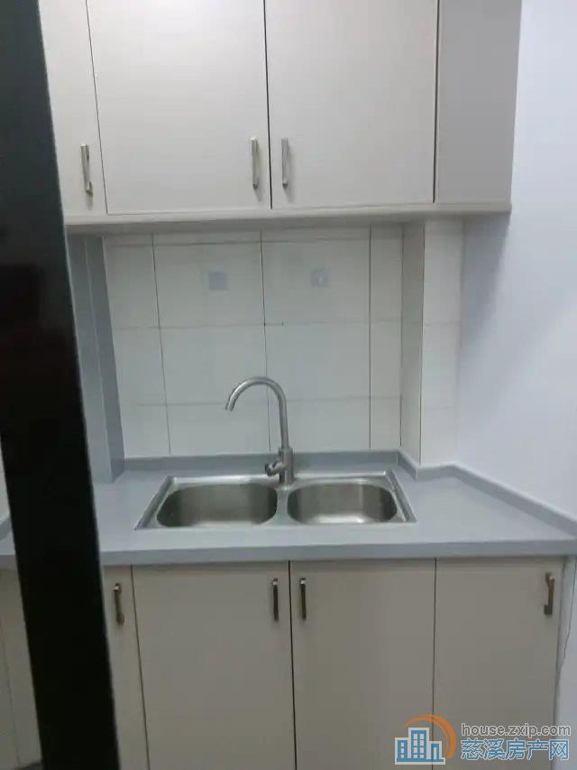 市中心 景观花苑 精装 月租金1400元