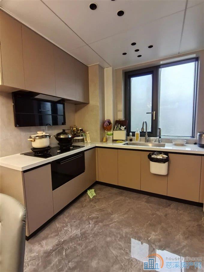 湖樾云著花苑143平248.8万精装修